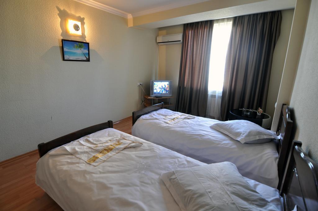Sun Rise Hotel Tbilisi Cameră foto